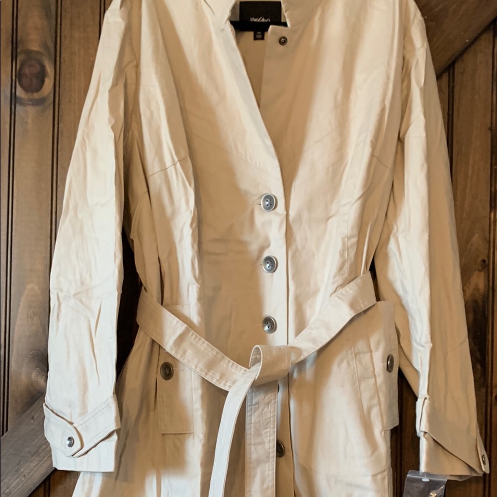 Mossino Cream Trench Coat with Belt. Never worn. Classic style
